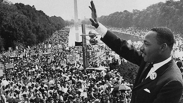9. Bu yoğun dönemin en önemli olayıysa 28 Ağustos 1963 günü, Kongre önünde yaklaşık yarım milyon kişinin toplandığı yürüyüştü.
