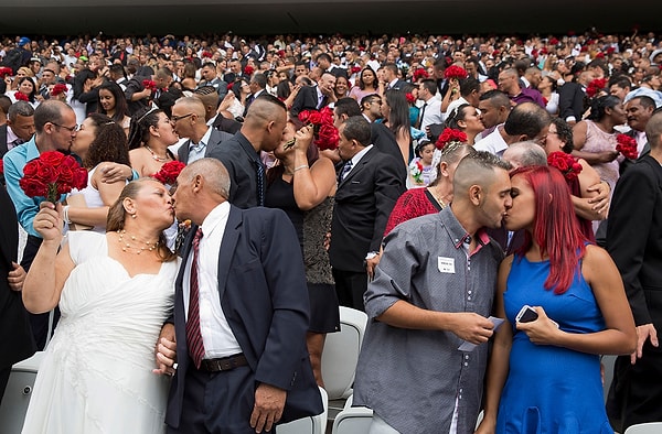 26 сентября 2015 года в Сан-Паулу около 400 пар одновременно вступили в брак.