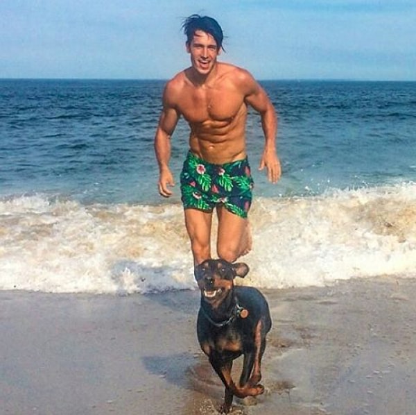 14. Семья станет для него первостепенным, он никогда не перестанет любить родных и близких.