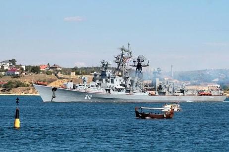 Rus Savaş Gemisinden Türk Teknesine Uyarı Ateşi