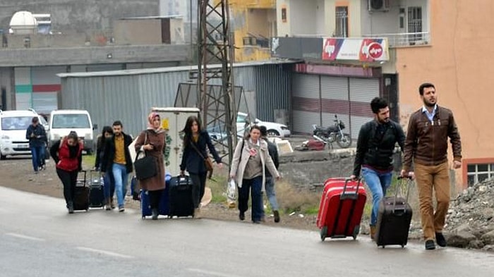 Bakanlığın SMS'inin Ardından Öğretmenler Cizre ve Silopi'den Ayrıldı