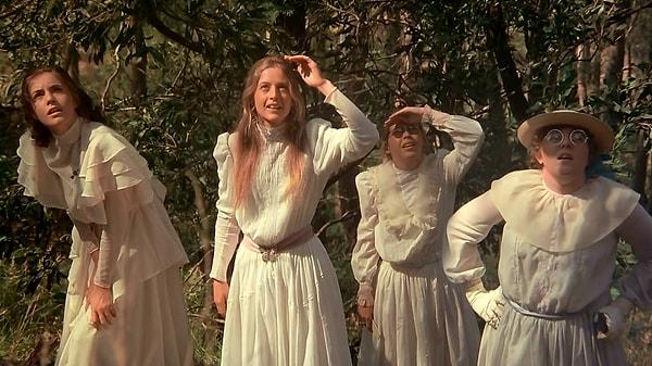 33. Hanging Rock'ta Piknik (1975)  | IMDb 7.6