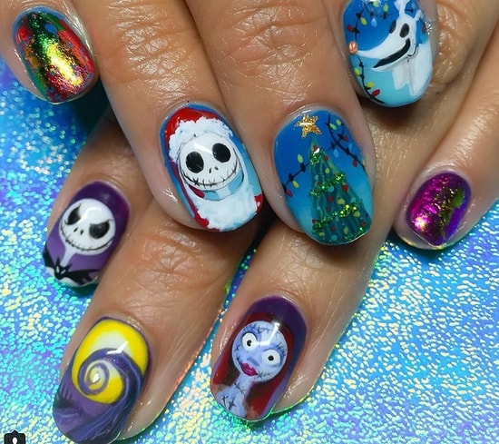 18 замечательных идей, как украсить ногти к новогодним праздникам