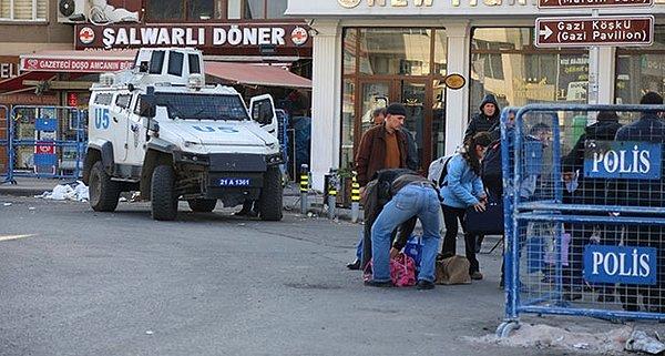 Diyarbakır'da kepenkler açılmadı, belediye otobüsleri çalışmadı, öğrenciler okula gitmedi.