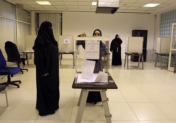 42. 13 Aralık | Suudi Arabistan'da Tarihi Seçim: Kadınlar İlk Kez Oy Verdi