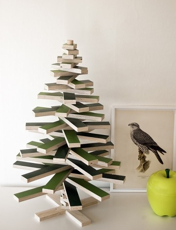 15. Если не жалко, ломайте столы и стулья в вашем доме, и делайте, творите вашу ЕЛКУ!