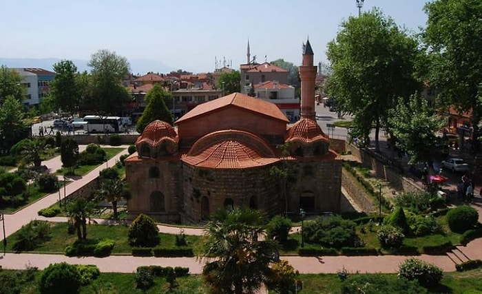 İznik'te Tarihi Ayasofya'nın Minaresini Ardiye Yaptılar...