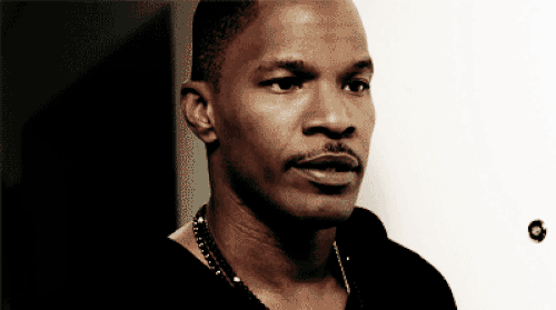 Ariana Grande'nin “Focus'' parçasında ''fuh-fuh-focus on me'' diyen kişi aslında ünlü oyuncu ve müzisyen Jamie Foxx.