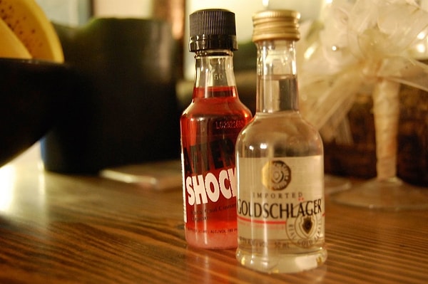 Шнапс с золотыми хлопьями Голденрот
