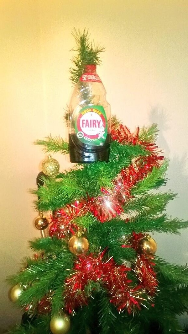 23. И, наконец, елка с настоящей феей на верхушке.