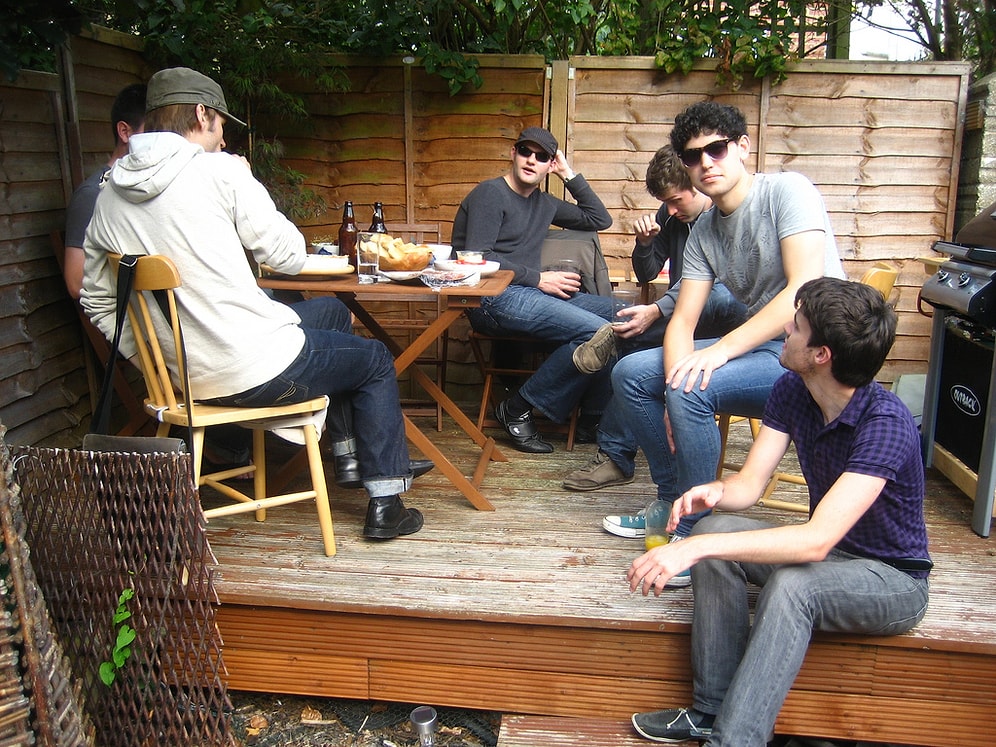 Twitter Üzerinden Tanışıp Buluşan Erkeklerin Konuştuğu Konular