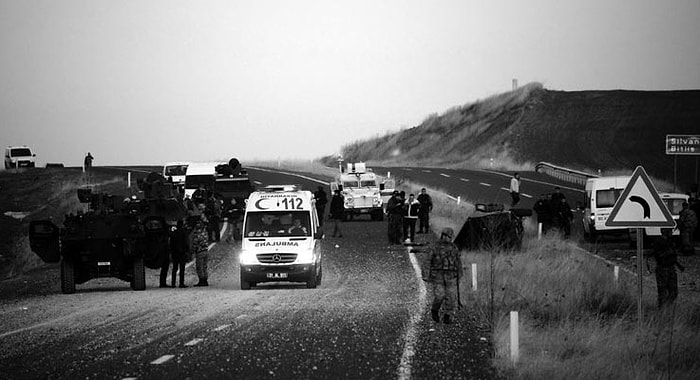 Diyarbakır'da Polis Aracına Saldırı: 3 Şehit