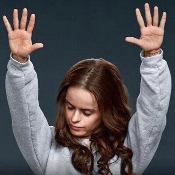 4. Неожиданно услышать твою самую любимую песню.