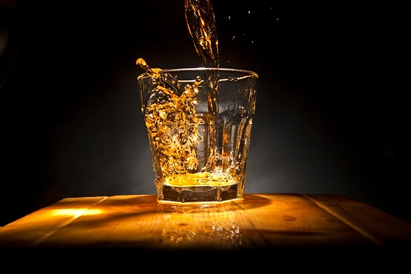 Если он заказывает скотч, он знает, что делает...по жизни.