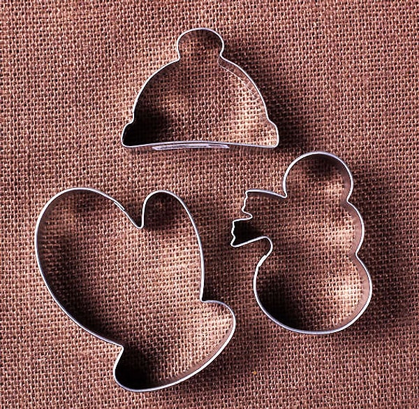 13. Тематический зимний набор формочек для выпекания.