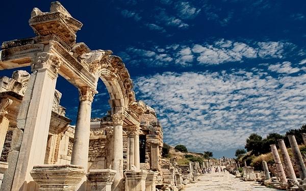 44. 4 Temmuz - Efes, Diyarbakır Surları ve Hevsel Bahçeleri UNESCO Listesi'nde