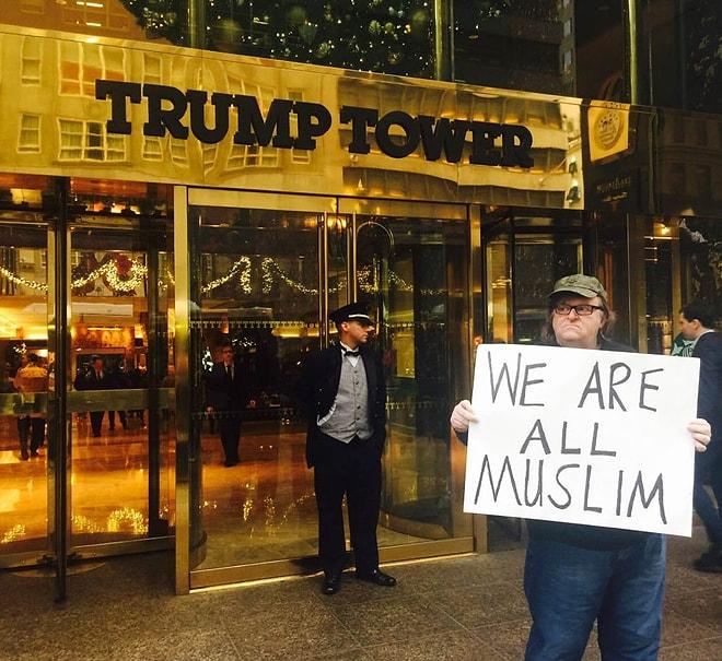 ABD'li Yönetmen Michael Moore'dan 'Hepimiz Müslümanız' Protestosu