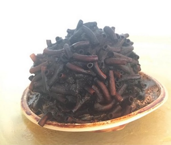 6. Макароны у сестры, снявшего это кулинарное бедствие, явно не удались.