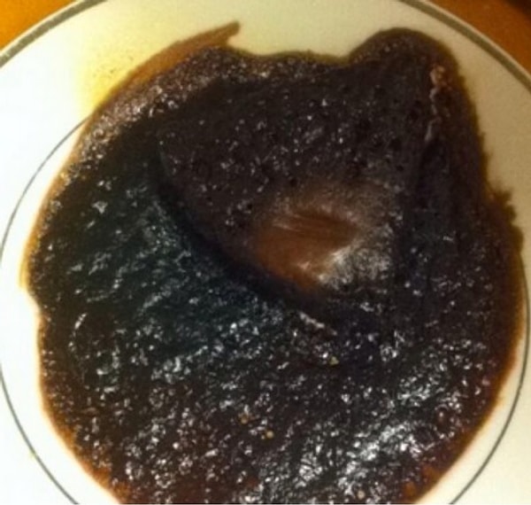 9. Любитель ну ооочень поджаристых пирогов.