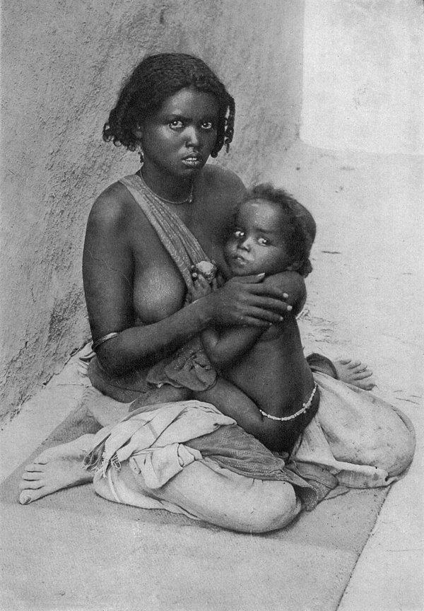 5. Genç Somalili anne ve onun bebeği, 1917.