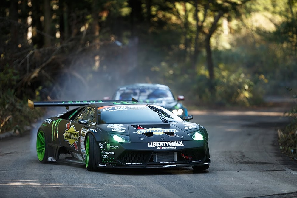 Lamborghini ve Mustang Arasındaki Seyir Zevki Yüksek Drift Kapışması