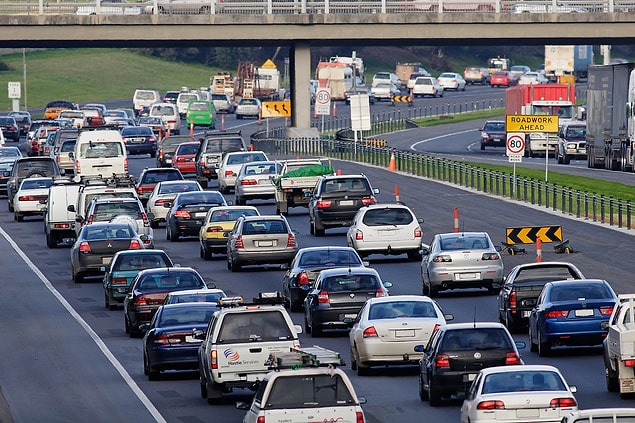 5. Her ne kadar Türkiye'deki büyük şehirlerde çok kolay olmasa da trafikte alternatif güzergahlar belirleyin.