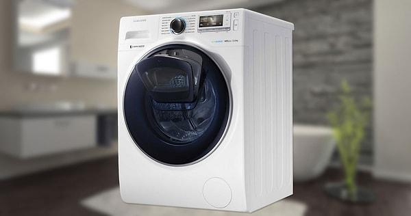 6. Çalışırken de Eşya Atabileceğiniz Çamaşır Makinesi