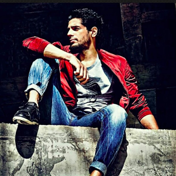 6. Сидхарт Мальхотра тоже не скучал.