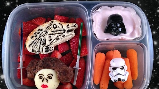 Заботливый отец делает обеды в стиле “Star wars” для своих детей