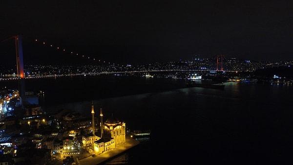 20. Ortaköy Camii ve Boğaziçi Köprüsü, İstanbul