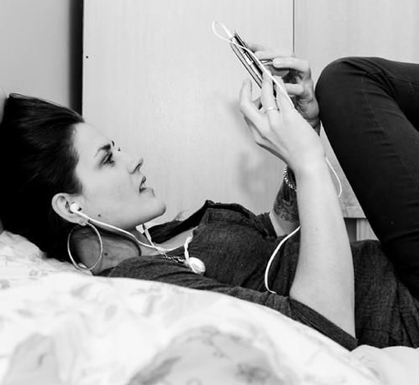 Мы не боимся показаться слишком жесткими, не боимся задеть чувства или сказать что-то «неверное».