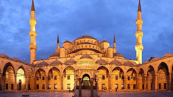 3. Klasik İstanbul'u görmek, yaşamak, kokusunu içine çekmek isteyenler için harikulade bir yakadır Avrupa.
