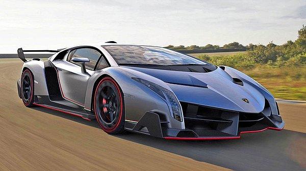 13.000.000 TL (4.5 milyon $) fiyatıyla dünyanın en pahalı arabası olan Lamborghini Veneno Roadster'dan 4 tane satın alabilirsiniz.