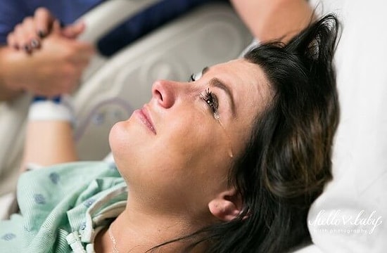 Doğum Mucizesini Tüm Gerçekliğiyle Gözler Önüne Seren Fotoğrafçıdan 17 Mükemmel Kare