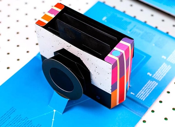 3. Раскладная книга, на которую можно фотографировать.