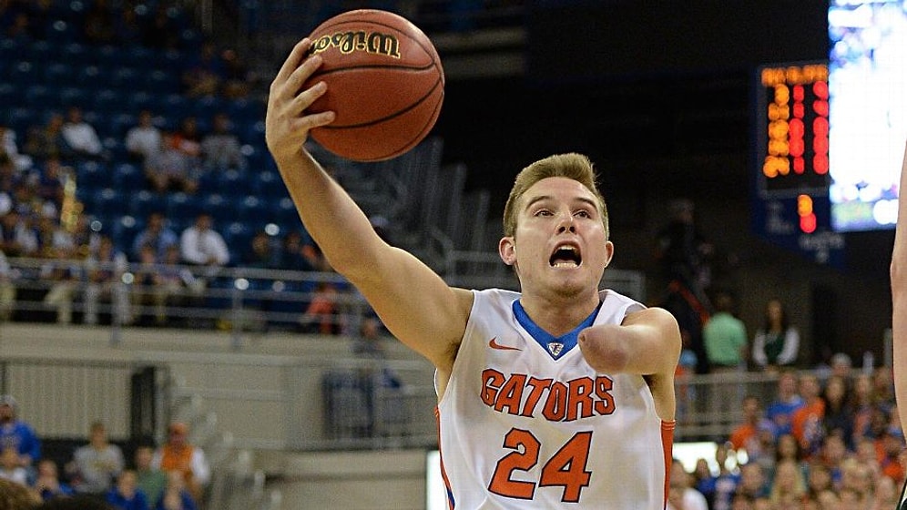 Doğuştan Tek Kolu Ampute Olan Zach Hodskins'den Tarihi Basket!