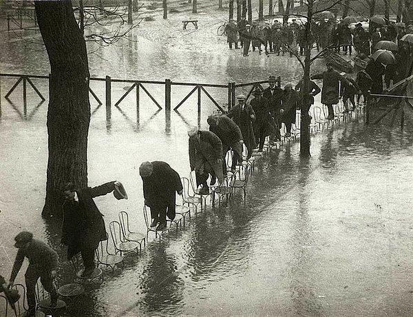 24. Fransa'da sel basını, 1924.