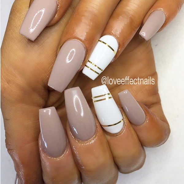 Резюме: живите долго и счастливо, ногти в форме гробиков.