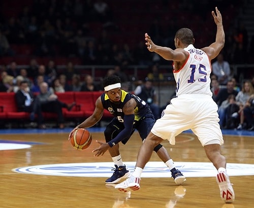 Anadolu Efes 93-84 Fenerbahçe