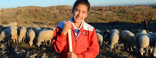 Şampiyonumuz 8. sınıf öğrencisi 14 yaşında Aysu 2 yıl önce mahalledeki oğlan çocuklarıyla futbol oynarken keşfedildi!