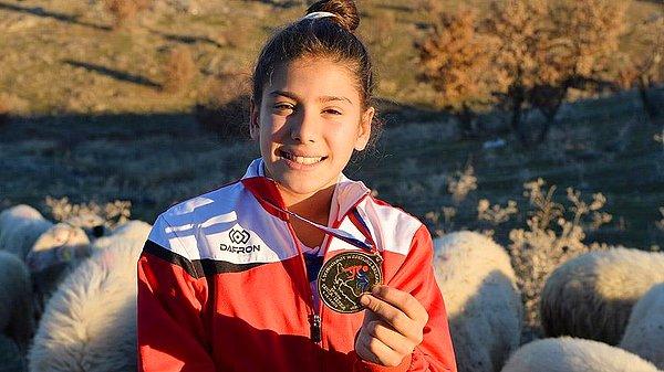 4. Çobanlıktan Şampiyonluğa: 14 Yaşındaki Milli Güreşçi Aysu ile Tanışın!