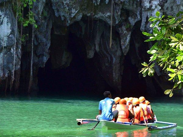 11. Filipinler'de bulunan Puerto Princesa Subterranean River Ulusal Parkı, 8,000 metreye varan yeraltı nehri ile rafting meraklılarının uğrak mekanı.