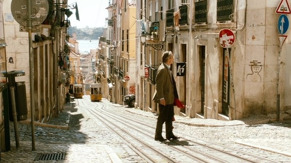 11. Ночной поезд до Лиссабона (2013) - о Лиссабоне (Португалия)