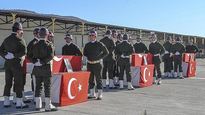 Cizre'de Şehit Olan Askerler İçin Tören