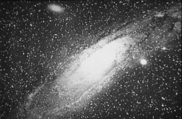 17. Andromeda Galaksisi'nin ilk fotoğrafı. 1888.