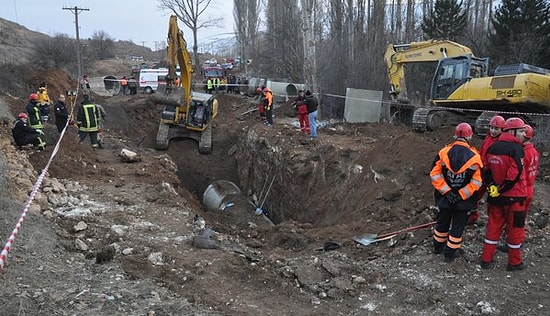 Toprak Altında Kalan 3 İşçi Hayatını Kaybetti