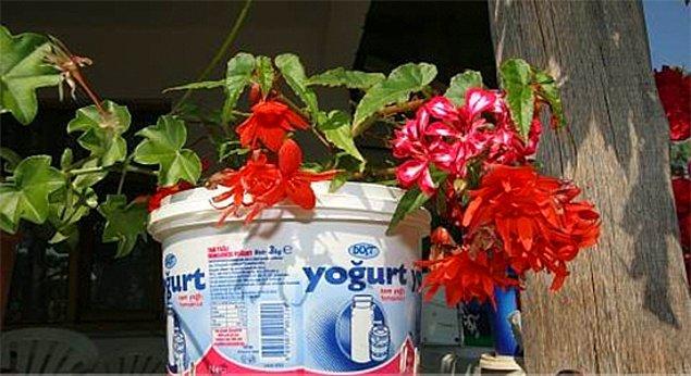 13. Dondurma ya da yoğurt kaplarını asla çöpe atmaz, farklı şekillerde değerlendirir.