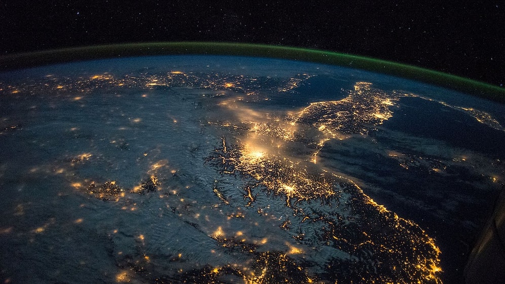 Eşsiz Güzelliğiyle 2015 Yılına Gelin Bir de Uzaydan Bakalım!