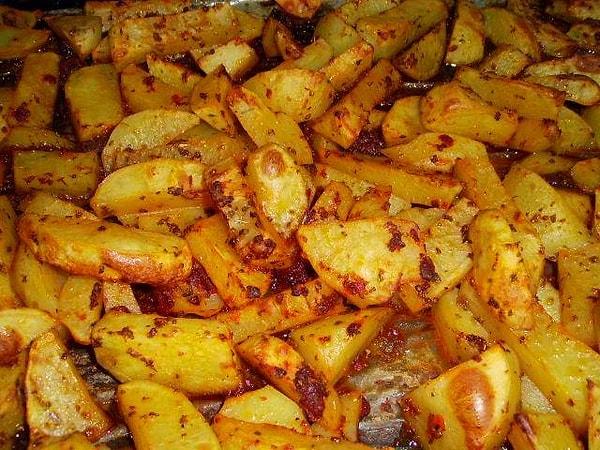 5. Patates içeren yemekler bol kalorilidir ve tokluk hissi verirler.