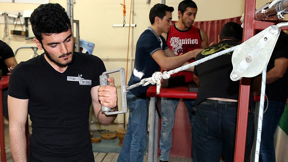 İnşaat Malzemeleriyle Çalışıp Şampiyon Oldular